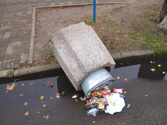 Wandalizm w Białogardzie 